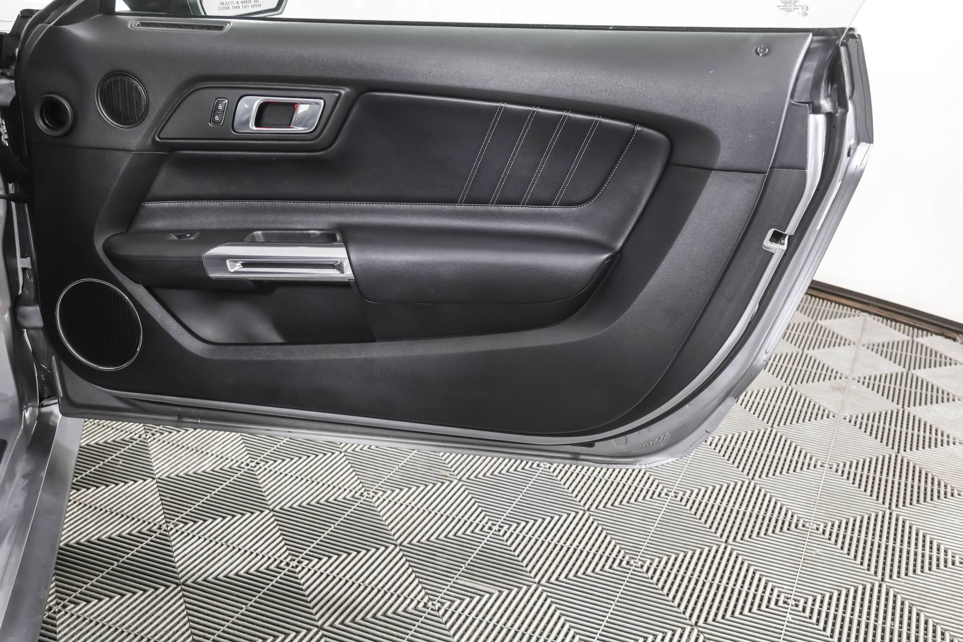 Used 2022 Ford Mustang Premium RWD image 43