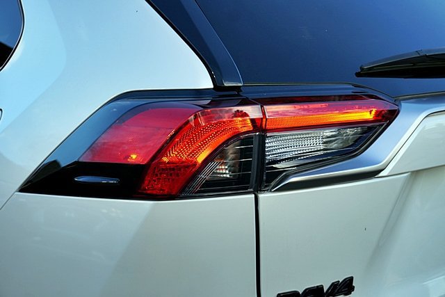 Used 2024 Toyota RAV4 XSE AWD/4WD image 8