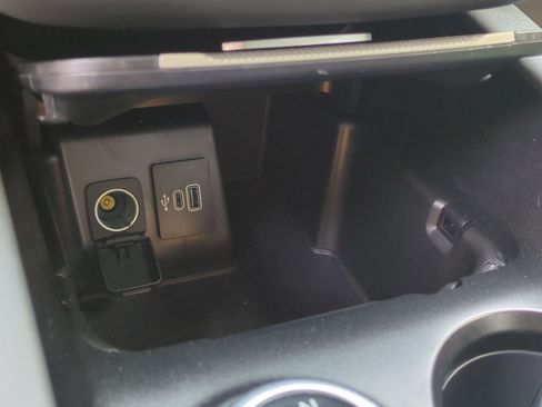 Used 2025 Ford Explorer Active RWD image 29