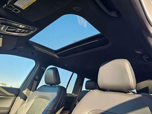 New 2025 Jeep Grand Cherokee Altitude image 27