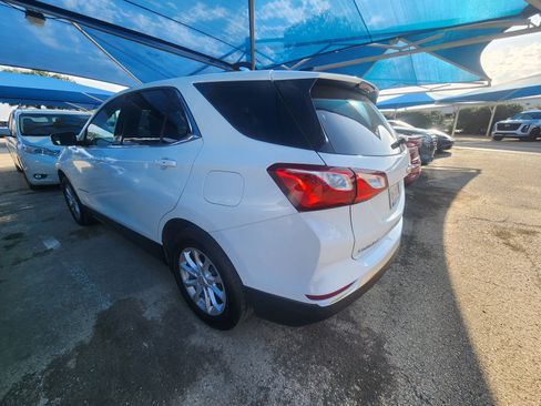 Used 2019 Chevrolet Equinox LT w/ Driver Convenience Package FWD image 3