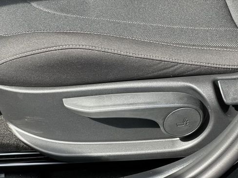 New 2026 Hyundai Elantra SE FWD image 28