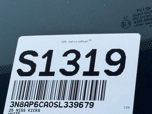 Used 2025 Nissan Kicks SV image 33