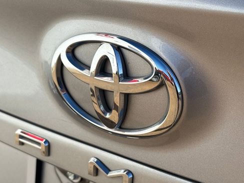 Used 2024 Toyota Camry LE image 31