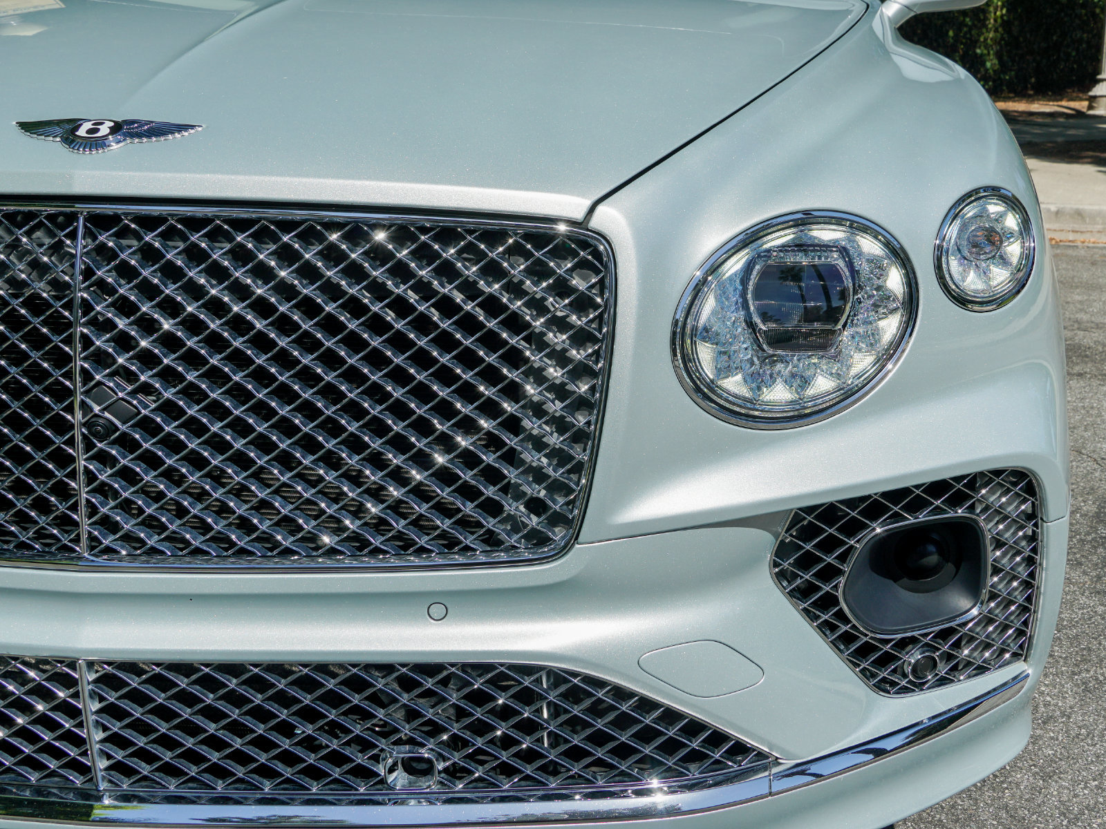 Certified 2023 Bentley Bentayga AWD/4WD image 31