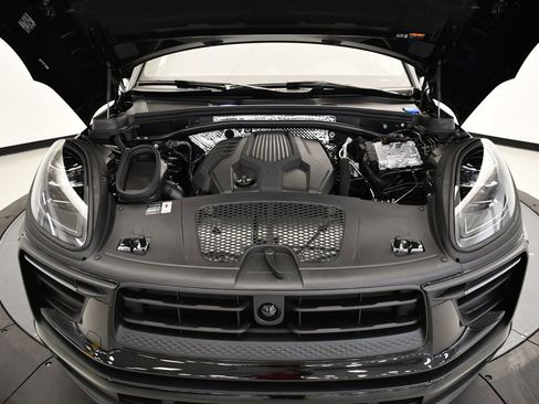 Certified 2025 Porsche Macan Turbo AWD/4WD image 12