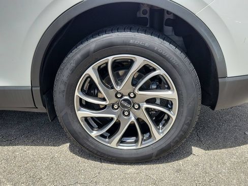 Certified 2022 Lincoln Corsair FWD w/ Equipment Group 101A image 5