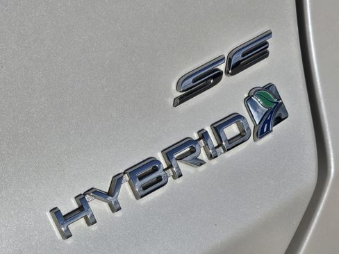 Used 2016 Ford Fusion SE w/ Equipment Group 502A image 16