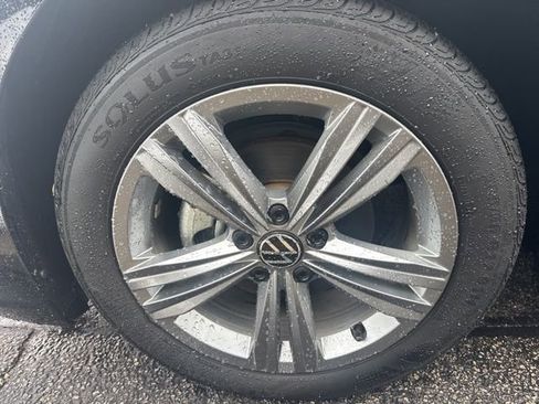 Used 2024 Volkswagen Jetta SE image 5