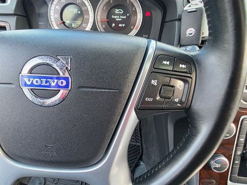 Used 2013 Volvo XC70 3.2 Platinum image 32