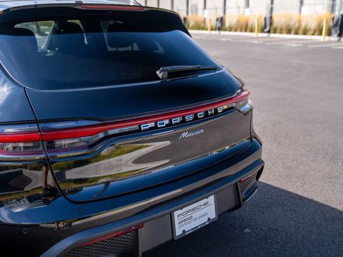 Certified 2024 Porsche Macan AWD/4WD image 11