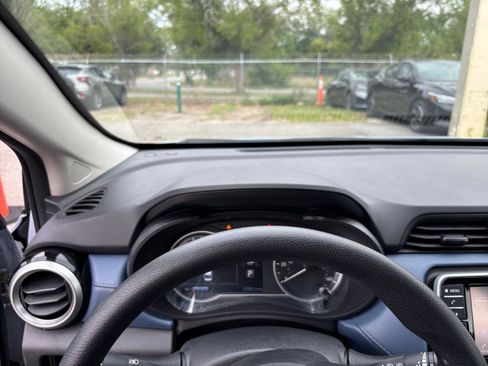 Used 2025 Nissan Versa SV FWD image 32