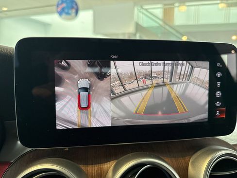 Used 2020 Mercedes-Benz GLC 300 4MATIC image 37