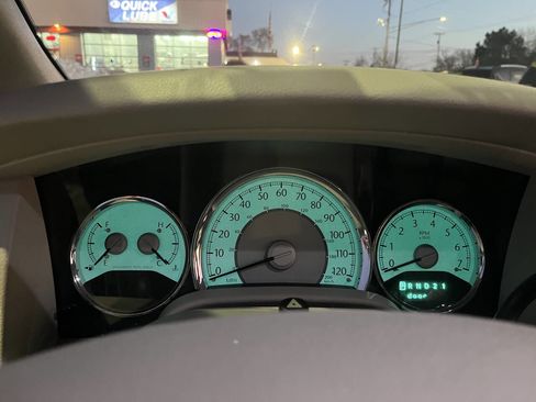 Used 2009 Chrysler Aspen Limited w/ Trailer Tow Group image 22