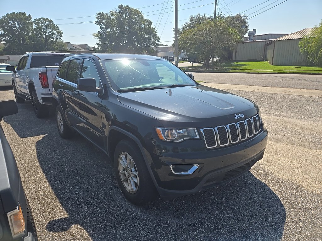 Used 2018 Jeep Grand Cherokee Laredo RWD image 3