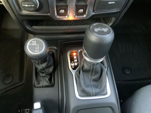 Used 2025 Jeep Wrangler Sport image 44