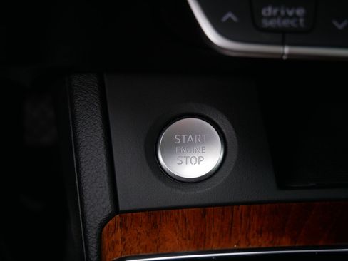 Used 2023 Audi Q5 e Premium w/ Convenience Package AWD/4WD image 34