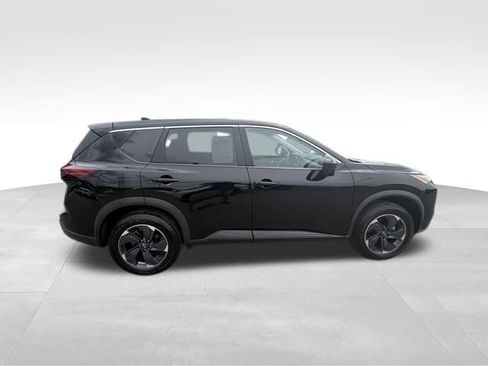 Used 2024 Nissan Rogue SV FWD image 9