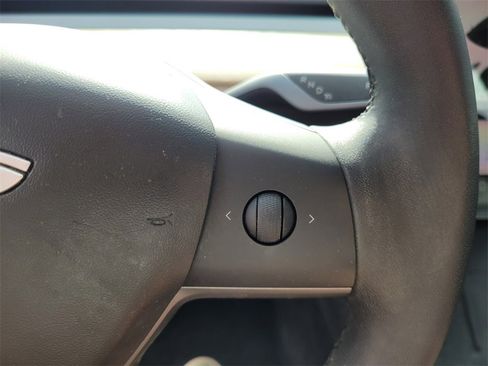 Used 2020 Tesla Model 3 Standard Range image 30