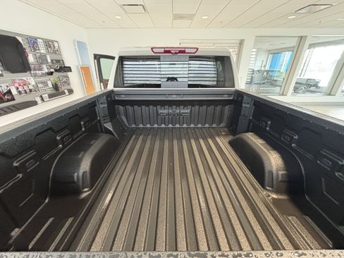 Used 2026 GMC Sierra 1500 Denali AWD/4WD image 9