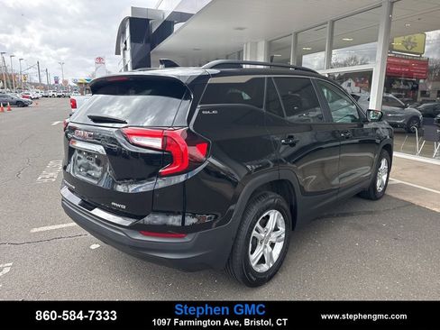 Used 2022 GMC Terrain SLE w/ Driver Convenience Package AWD/4WD image 7