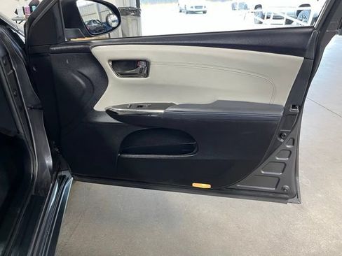 Used 2014 Toyota Avalon XLE Touring FWD image 12