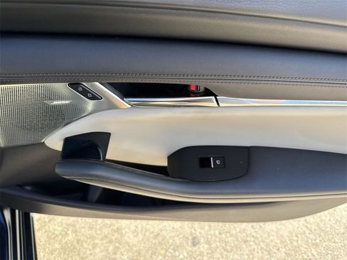 Used 2019 MAZDA MAZDA3 Hatchback w/ Preferred Package image 44