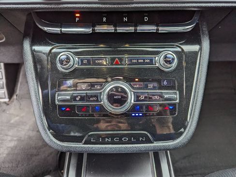 Used 2020 Lincoln Corsair AWD w/ Premium Package image 24