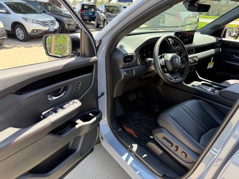 Certified 2026 Honda Pilot TrailSport image 14