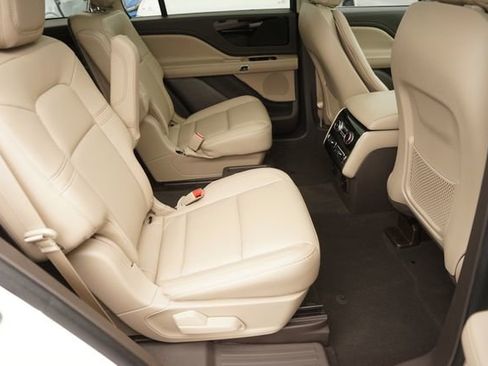 Used 2024 Lincoln Aviator 2WD w/ Premium Package image 15