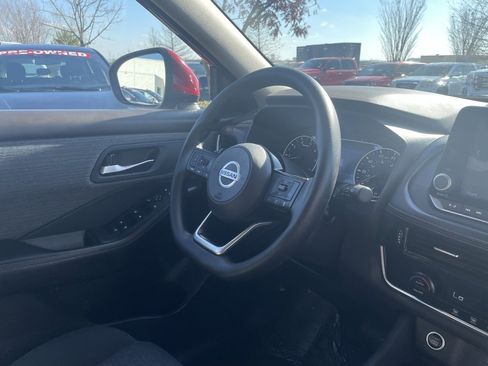 Used 2021 Nissan Rogue SV image 29