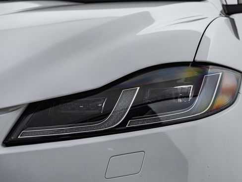 Used 2022 Jaguar F-PACE S image 7