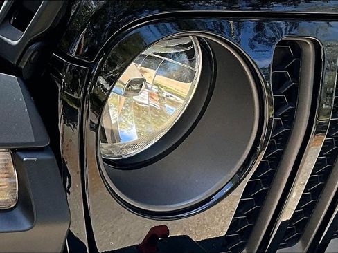 Used 2022 Jeep Gladiator Mojave w/ Trailer Tow Package image 28