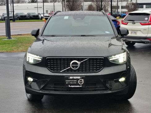 Certified 2025 Volvo XC40 B5 Plus image 32