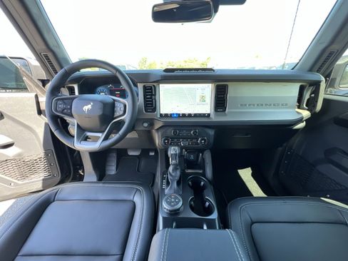 New 2025 Ford Bronco Outer Banks w/ Sasquatch Package AWD/4WD image 31