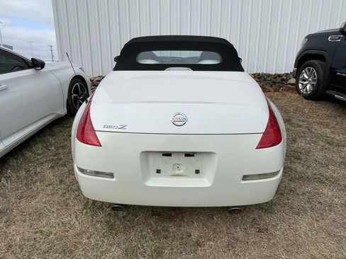 Used 2007 Nissan 350Z Touring image 4