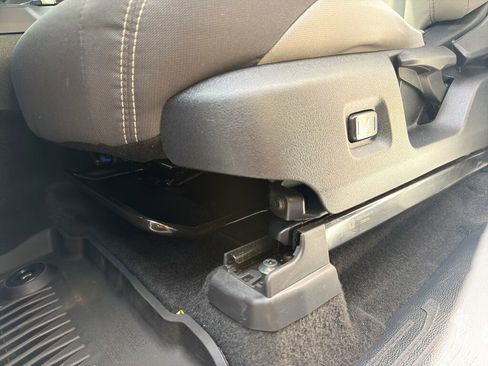 Used 2025 Toyota Tacoma TRD Off-Road image 21