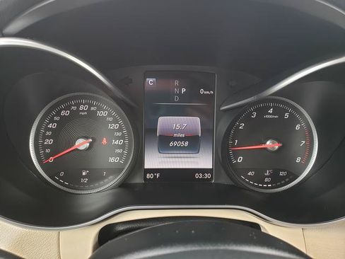Used 2017 Mercedes-Benz GLC 300 4MATIC image 32