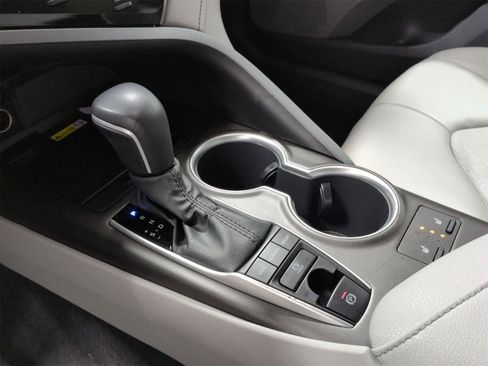 Used 2023 Toyota Camry XLE image 31