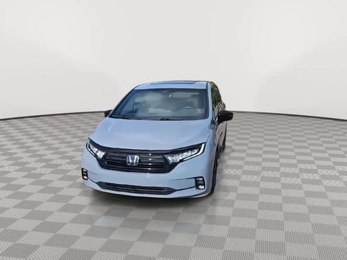 Used 2023 Honda Odyssey Sport image 3