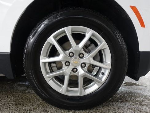 Used 2023 Chevrolet Equinox LT image 25