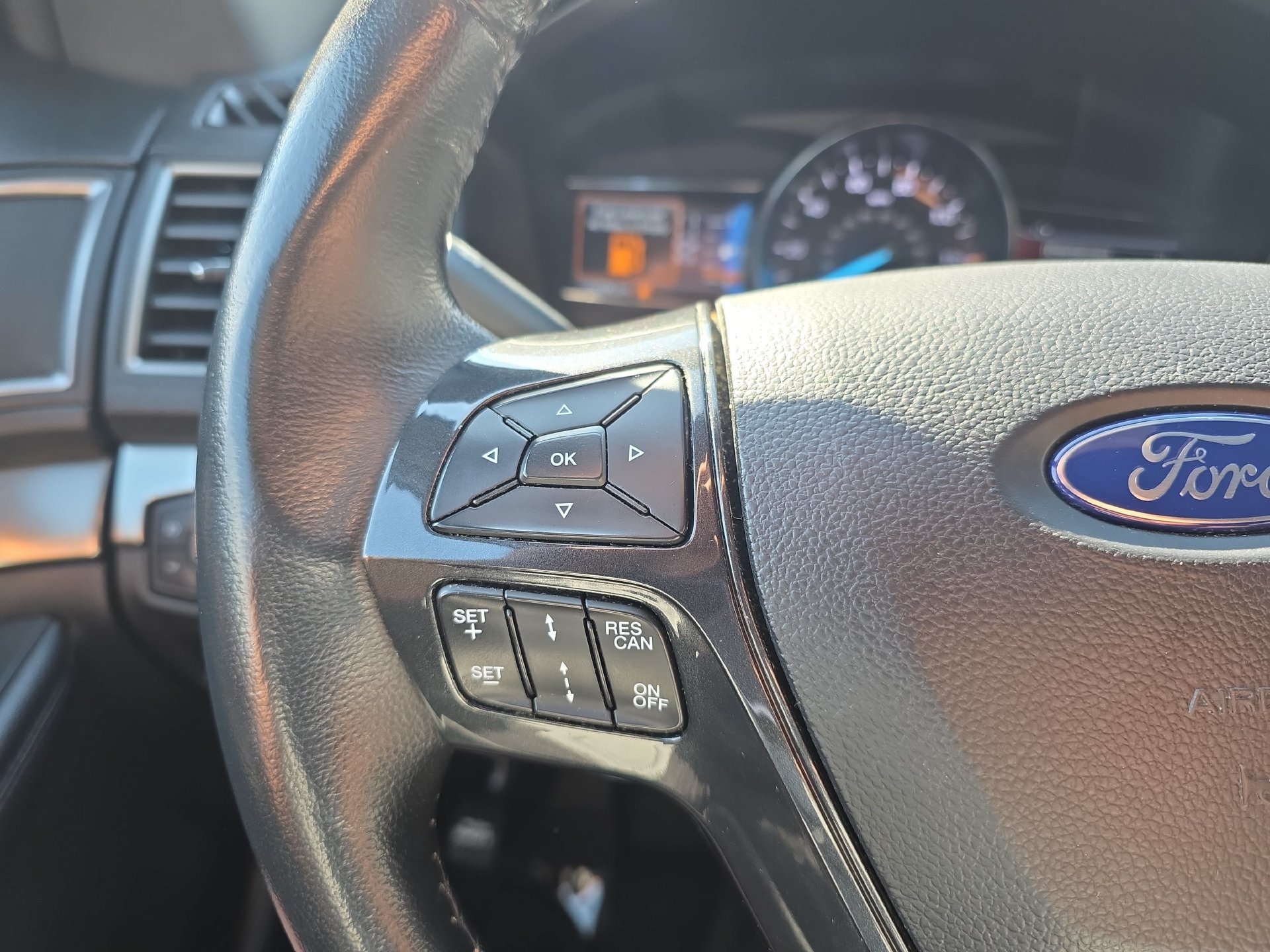 Used 2019 Ford Explorer XLT w/ Equipment Group 202A FWD image 17