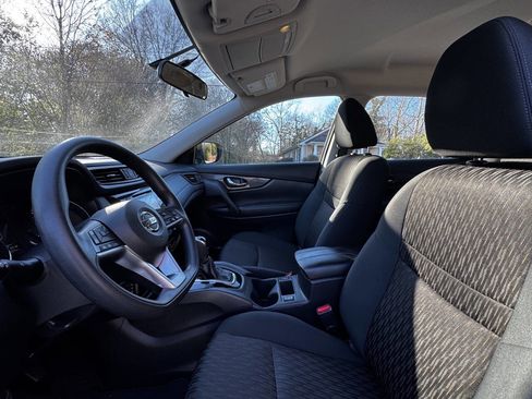 Used 2017 Nissan Rogue S image 11