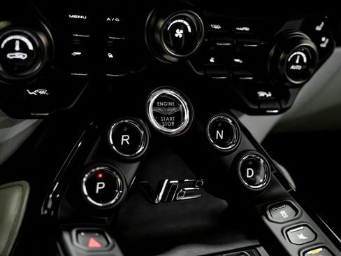 Used 2023 Aston Martin V12 Vantage image 15