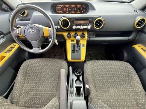 Used 2008 Scion xB FWD image 9