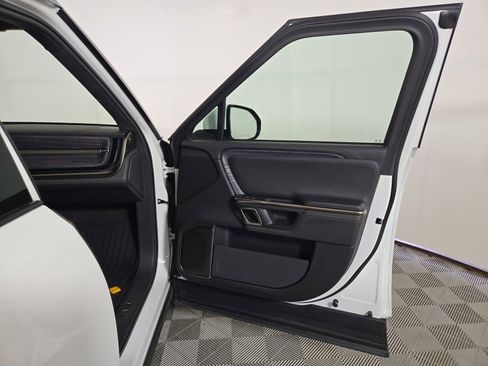 Used 2022 Rivian R1S Launch Edition image 18