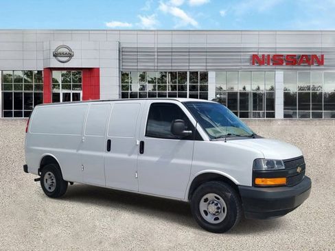 Used 2022 Chevrolet Express 3500 Work Van w/ Driver Convenience Package image 2