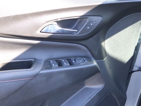 Used 2023 Chevrolet Equinox RS image 25
