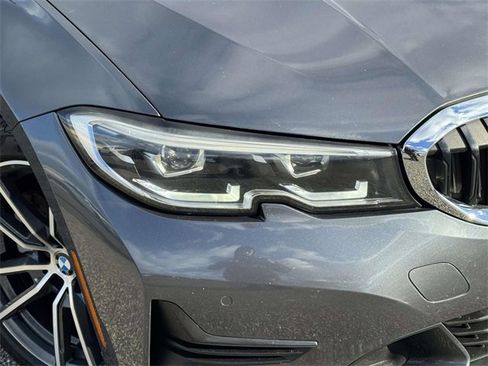 Used 2022 BMW 330i xDrive 330i xDrive w/ Driving Assistance Package image 15