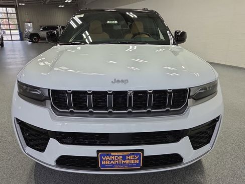 New 2026 Jeep Grand Cherokee L Summit AWD/4WD image 2